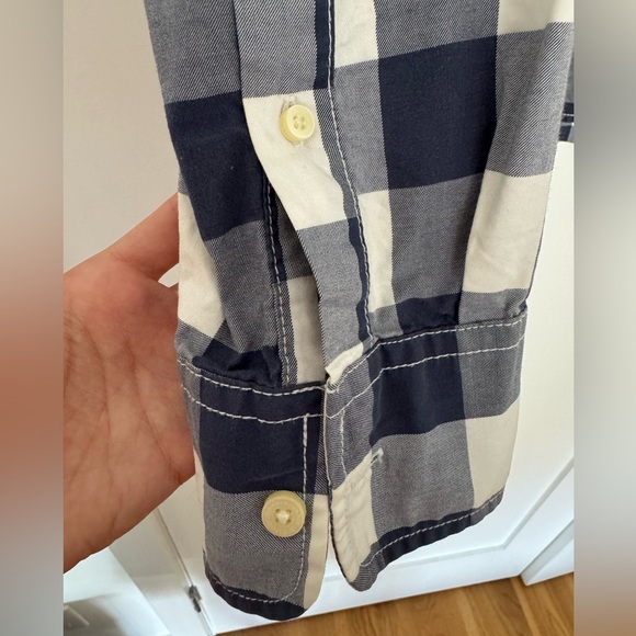 ABERCROMBIE & FITCH Button Up - Picture 7 of 8